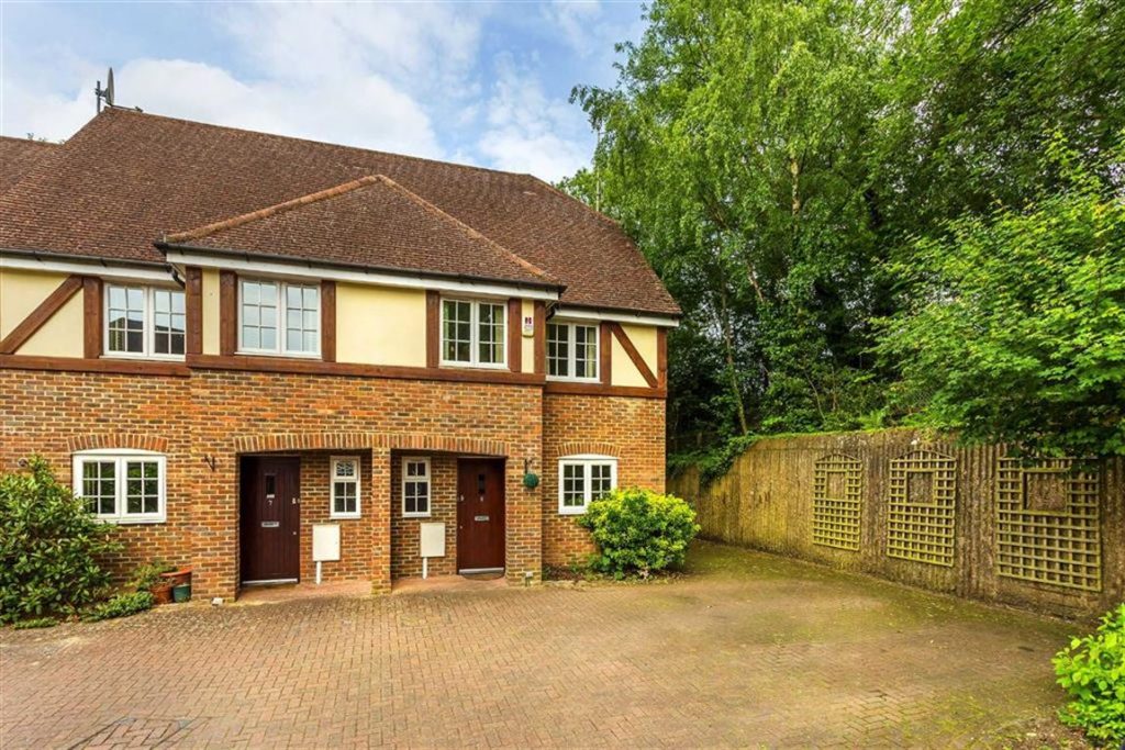 4 bedroom property in Winterbourne Mews, Old Oxted, Surrey - For Sale ...