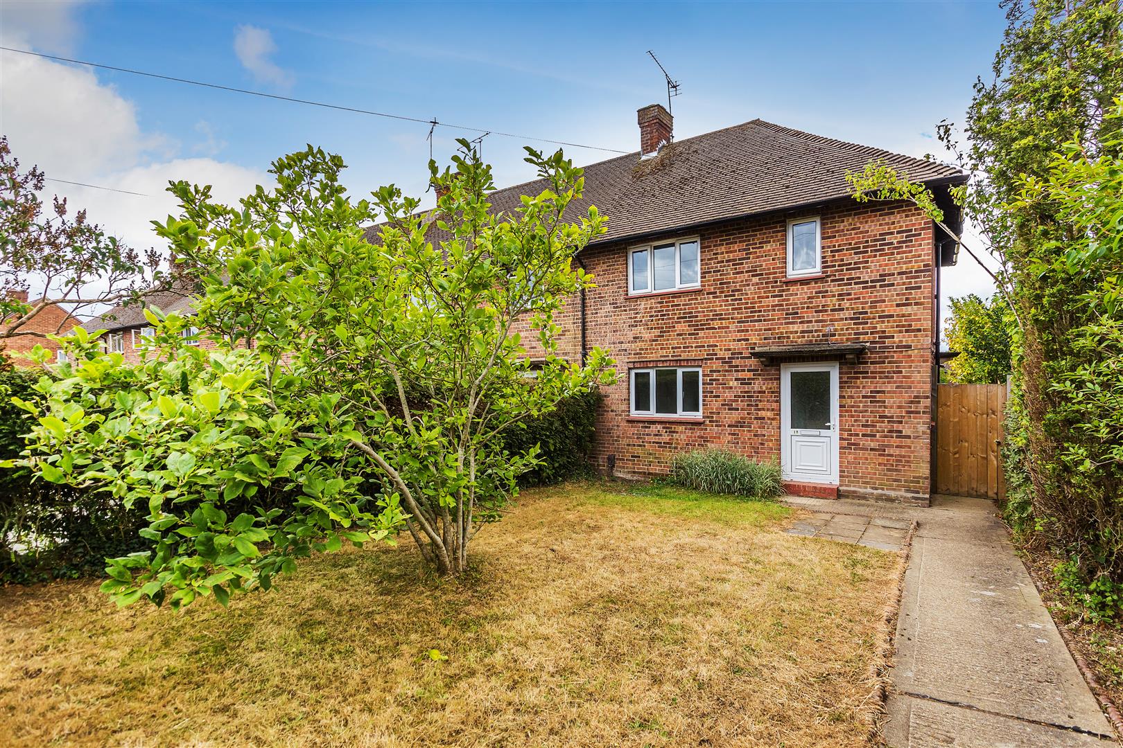 2 bedroom property in Chestnut Copse, Hurst Green, Oxted - Payne & Co.